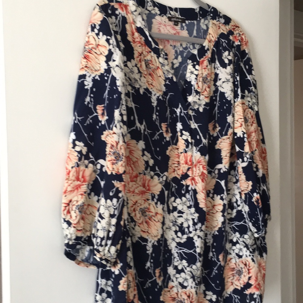 Floral Top - Picture 3 of 4
